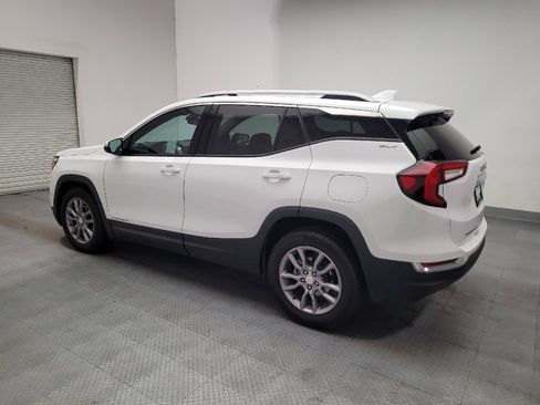 Used 2024 GMC Terrain SLT FWD image 3