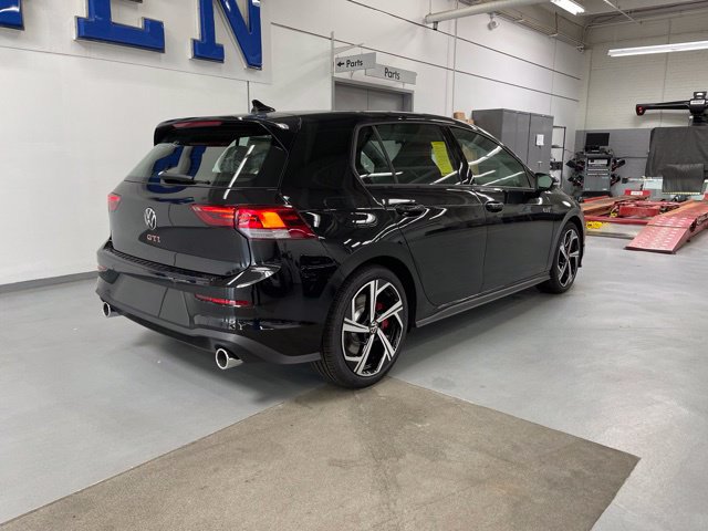 New 2026 Volkswagen GTI SE FWD image 4