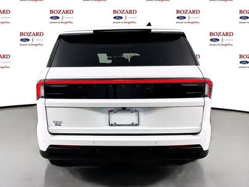 New 2026 Lincoln Navigator Reserve AWD/4WD image 7