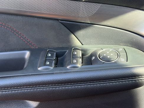 Used 2019 Ford Explorer XLT w/ Equipment Group 202A image 8