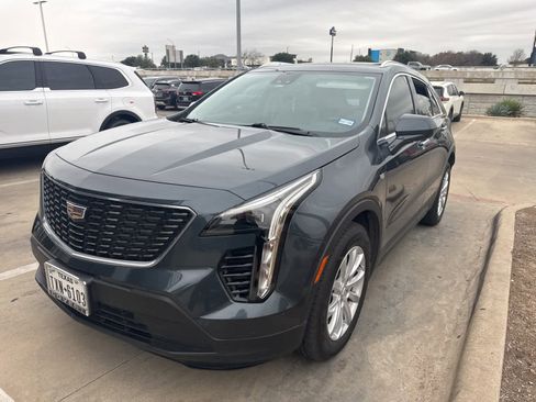 Used 2021 Cadillac XT4 Luxury w/ Cold Weather Package image 3