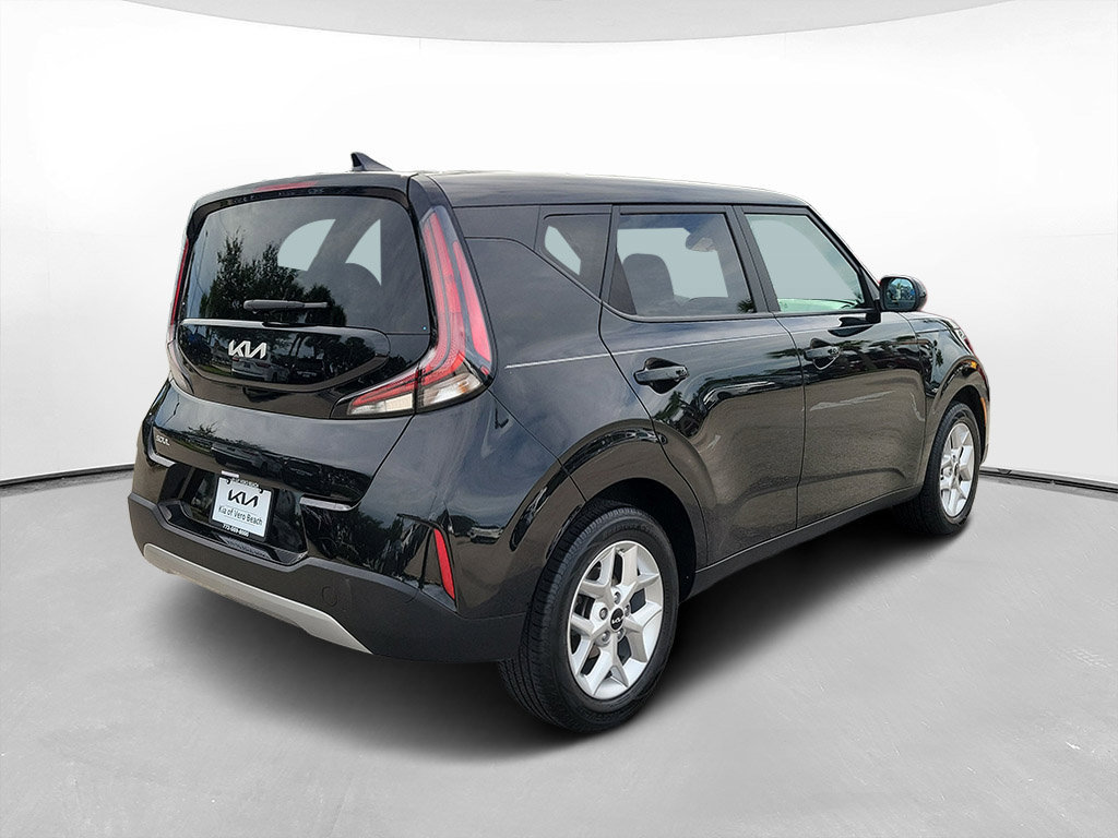 Certified 2024 Kia Soul LX w/ Option Group 015 FWD image 4