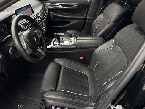 Used 2020 BMW 740i w/ M Sport Package image 14