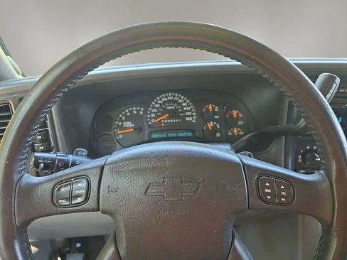 Used 2006 Chevrolet Avalanche Z71 w/ Preferred Equipment Group AWD/4WD image 18