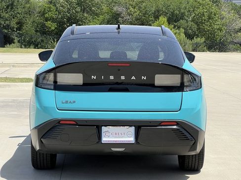 New 2026 Nissan Leaf Platinum+ w/ Floor Mat Package (Platinum+) FWD image 5