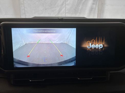 Used 2025 Jeep Wrangler Sport S AWD/4WD image 27