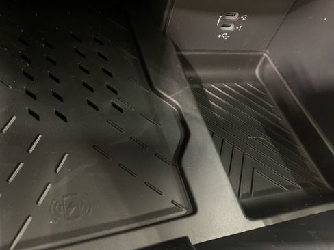 New 2026 Chrysler Pacifica Pinnacle image 35