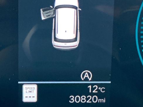 Used 2025 Hyundai Santa Fe SEL image 39