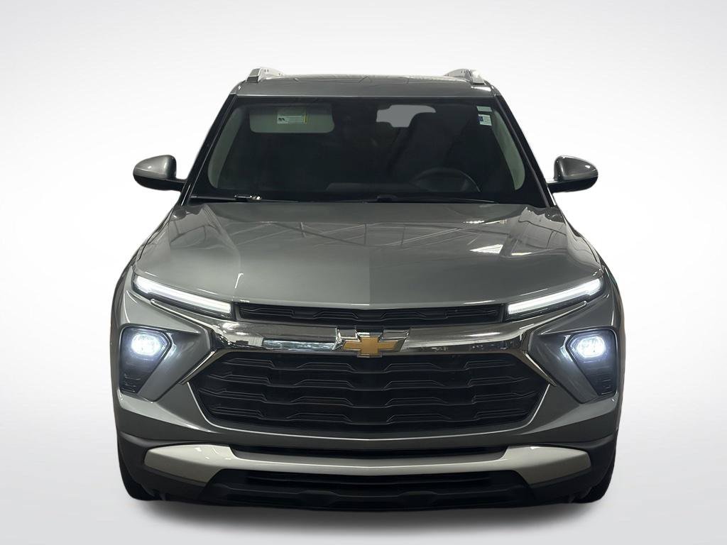 Used 2024 Chevrolet TrailBlazer LT FWD image 3