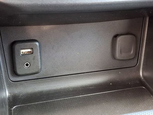 Used 2018 Chevrolet Colorado Z71 AWD/4WD image 24