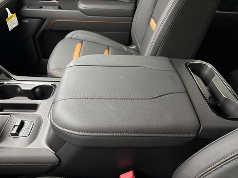 New 2026 GMC Sierra 1500 AT4 w/ AT4 Premium Package AWD/4WD image 31