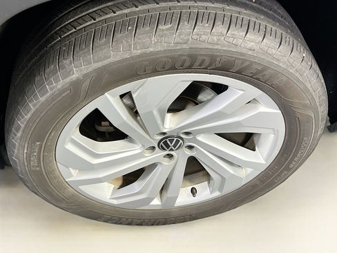 Used 2022 Volkswagen Atlas SE image 28