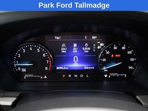 Used 2023 Ford Explorer XLT AWD/4WD image 16