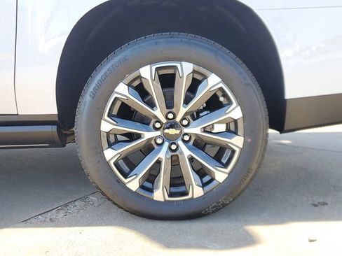 New 2026 Chevrolet Suburban High Country image 8