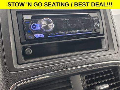 Used 2016 Dodge Grand Caravan SXT FWD image 12