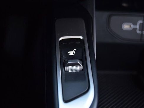 Used 2024 Kia Sorento S image 16