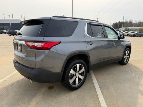 Used 2020 Chevrolet Traverse LT w/ LT Premium Package image 5