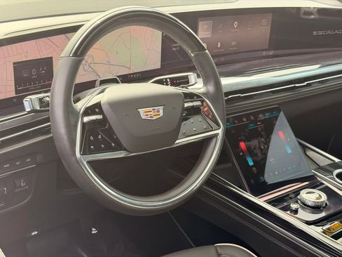 Used 2025 Cadillac Escalade Sport w/ Touring Package AWD/4WD image 24
