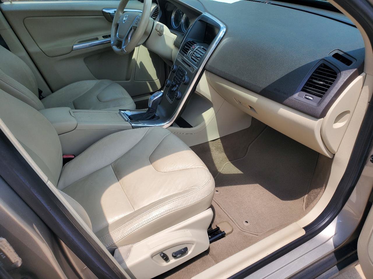 Used 2013 Volvo XC60 3.2 FWD image 5