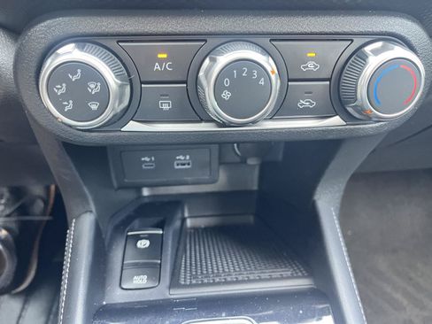 Used 2024 Nissan Kicks SV FWD image 20