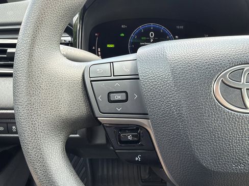 Used 2025 Toyota Camry LE FWD image 22