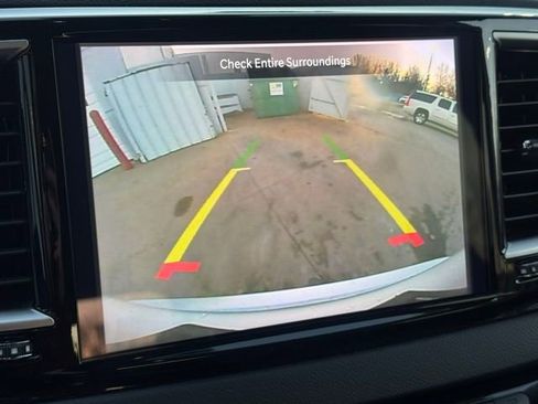 Used 2024 Chrysler Pacifica Touring-L image 48