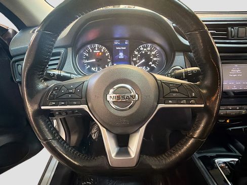 Used 2018 Nissan Rogue SL image 18