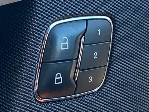 Used 2016 Lincoln MKX Select w/ Select Plus Package FWD image 29