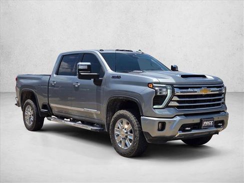 Used 2024 Chevrolet Silverado 2500 High Country w/ High Country Premium Package AWD/4WD image 3