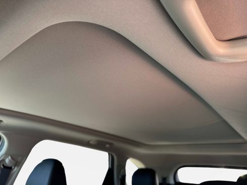 New 2026 Kia Sorento S w/ S Panoramic Sunroof Package image 18