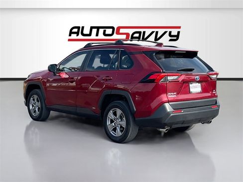 Used 2022 Toyota RAV4 LE image 5