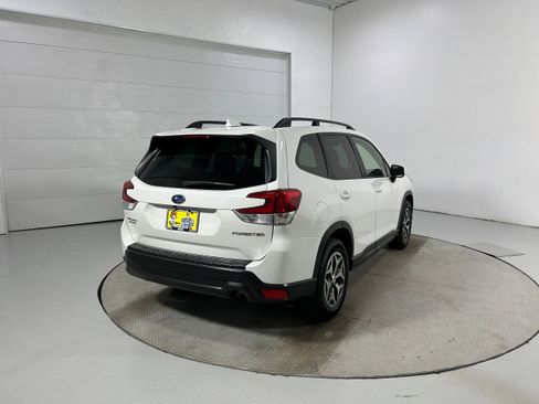 Used 2020 Subaru Forester Premium AWD/4WD image 35