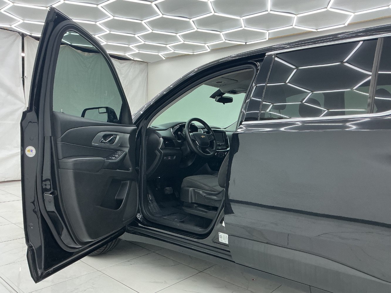 Used 2021 Chevrolet Traverse LS AWD/4WD image 15