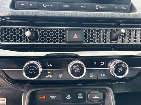 Used 2025 Honda Civic Sport image 25