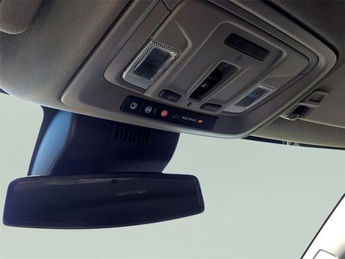 Used 2024 GMC Sierra 3500 Denali image 18