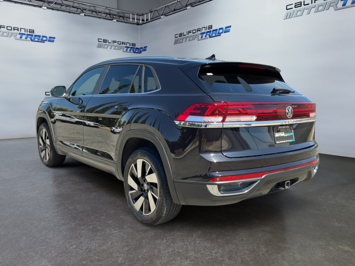 Used 2024 Volkswagen Atlas Cross Sport SE FWD image 7