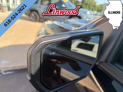 Used 2025 GMC Canyon AT4 AWD/4WD image 10