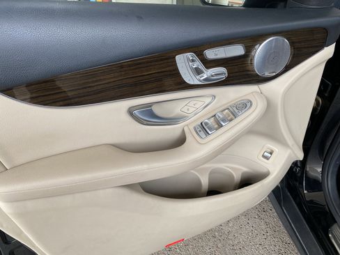 Used 2016 Mercedes-Benz GLC 300 image 12