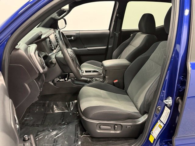 Used 2023 Toyota Tacoma TRD Sport w/ Technology Package AWD/4WD image 11