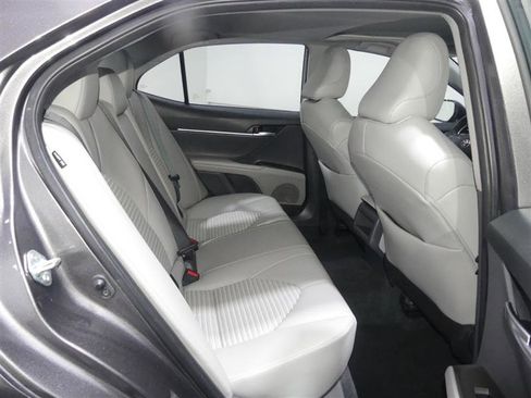 Used 2024 Toyota Camry SE w/ Cold Weather Package FWD image 28