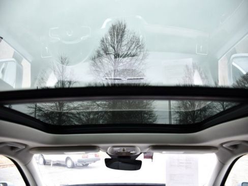 Certified 2025 Volvo XC90 B6 Plus image 23