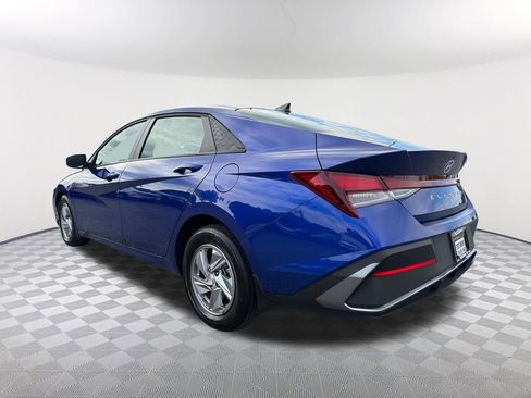 Used 2025 Hyundai Elantra SE w/ Cargo Package FWD image 7