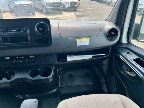 Used 2022 Mercedes-Benz Sprinter 3500 image 19