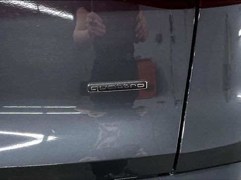 Used 2025 Audi Q5 Premium Plus w/ Premium Plus image 11