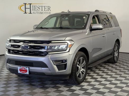 Used 2024 Ford Expedition Limited image 4