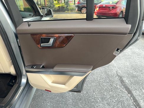Used 2013 Mercedes-Benz GLK 350 4MATIC image 28