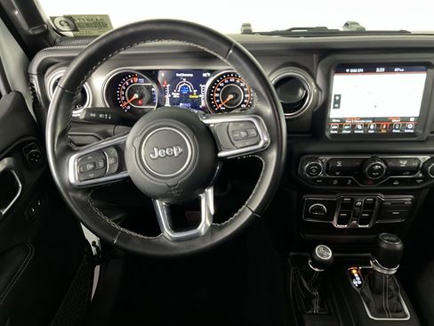 Used 2022 Jeep Wrangler Unlimited Sahara image 14
