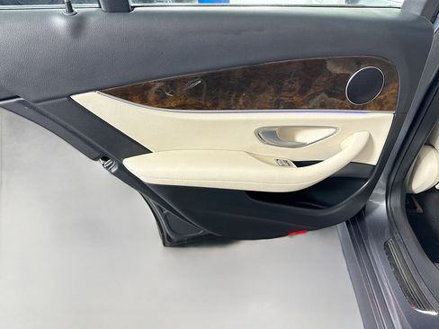 Used 2019 Mercedes-Benz E 300 w/ Convenience Package image 25