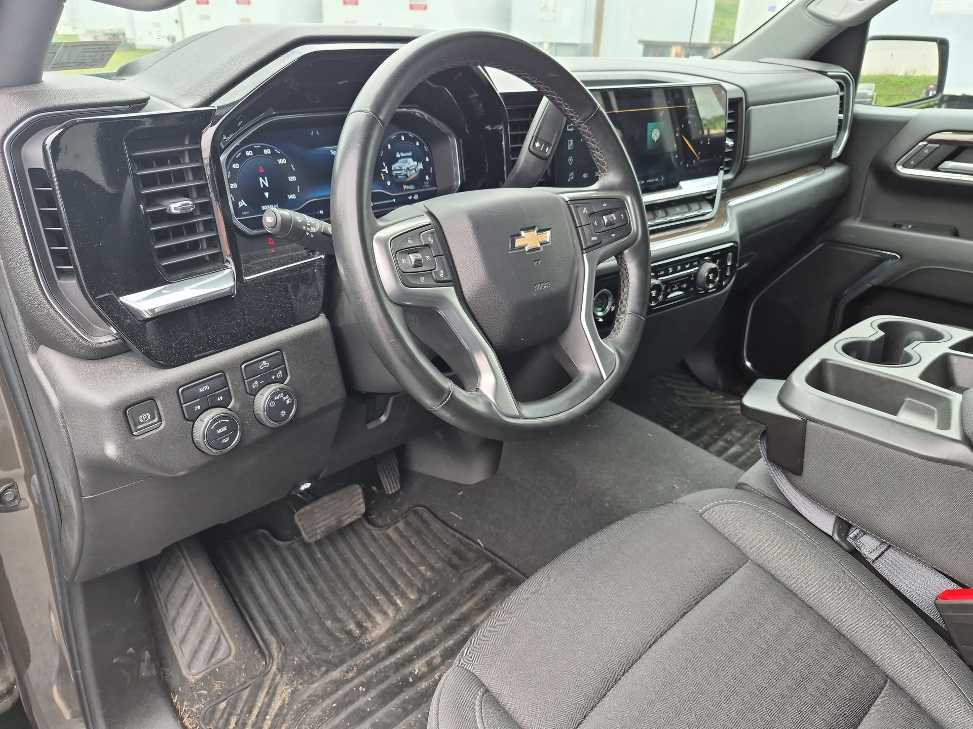 Certified 2023 Chevrolet Silverado 1500 LT AWD/4WD image 10