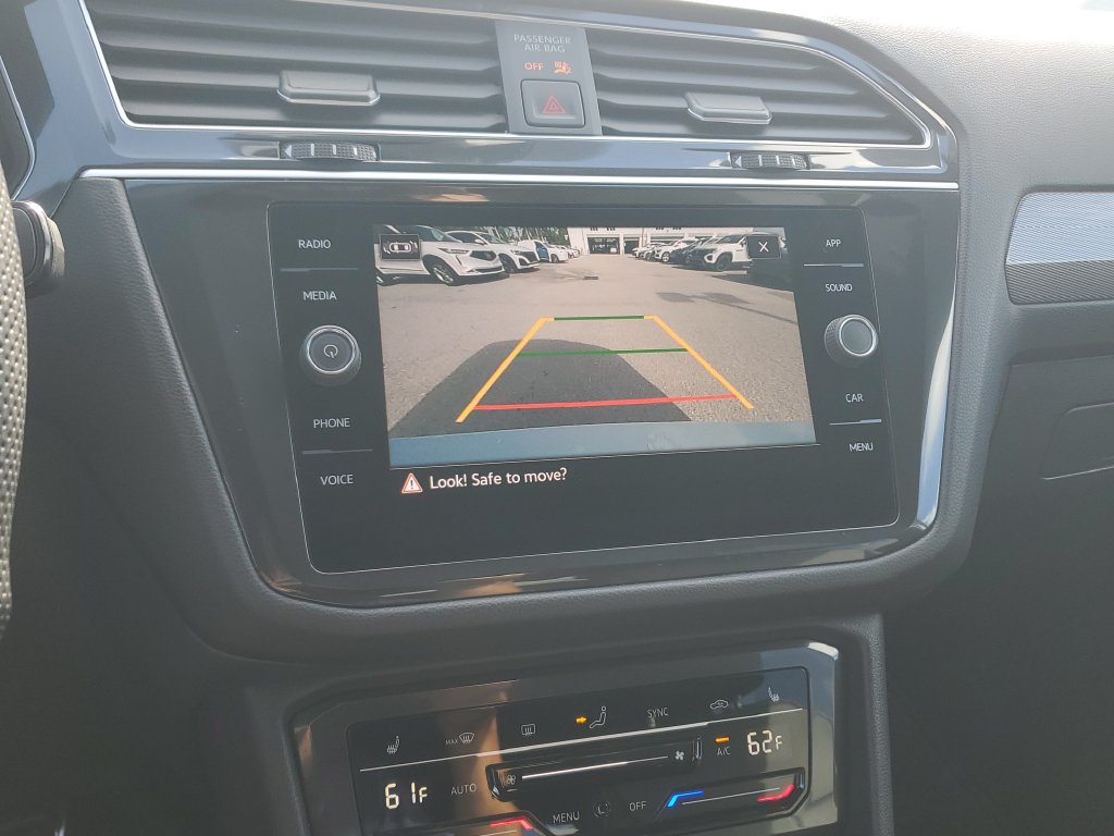 Certified 2024 Volkswagen Tiguan SE R-Line FWD image 27